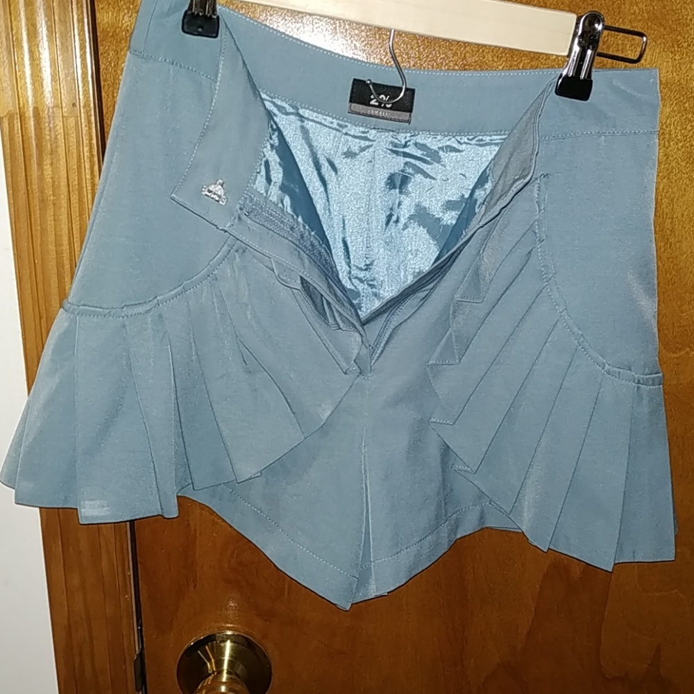 Shorts - Picture 7 of 7